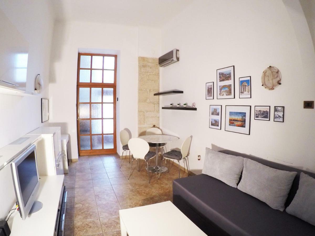 Apartman Kyra Pula Exterior photo