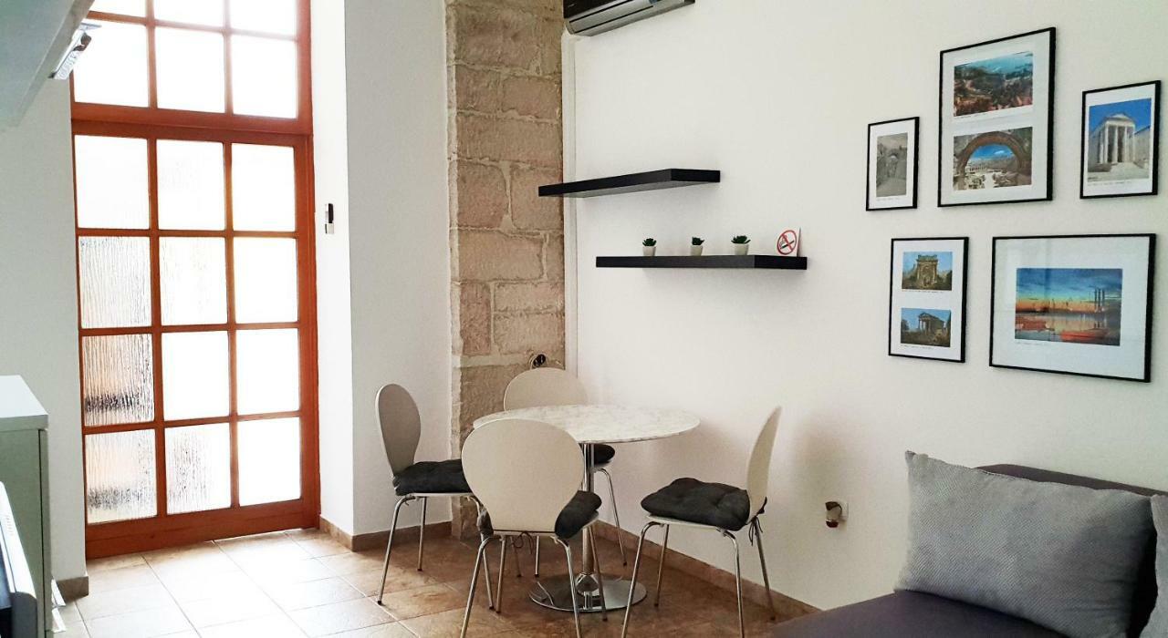 Apartman Kyra Pula Exterior photo
